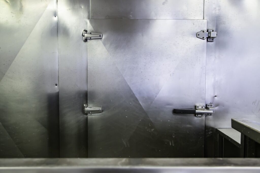 Walk In Refriderators Here’s What you Should Look For in a Walk-in Refrigerator - Absolute ...
